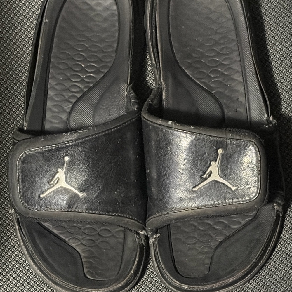 Nike Jordan Black Slide Sandals – Men’s US 9 / Women’s 10.